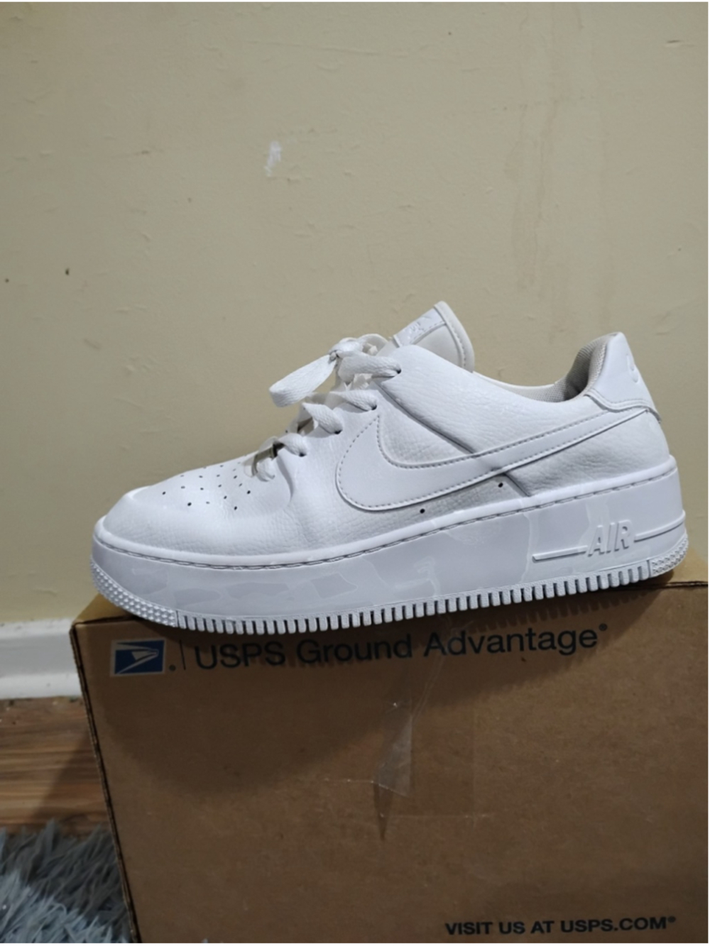 Nike AF Air Force 1 One White Women’s Size 10 Shoes Sneakers AR5339-100